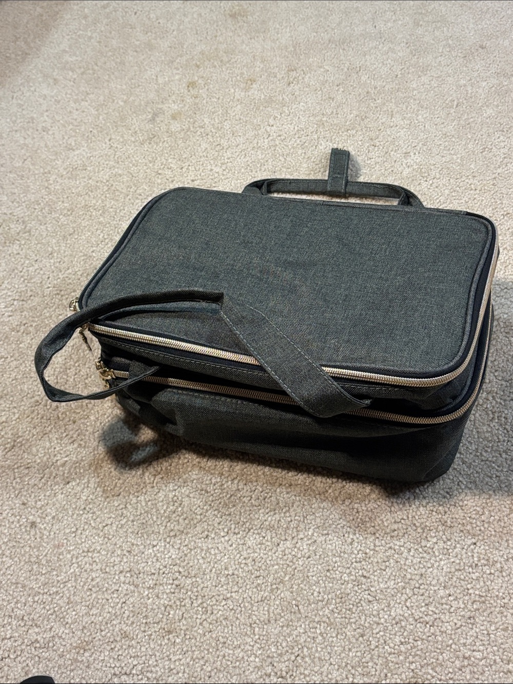Women’s Dark Gray Travel Toiletry Kit